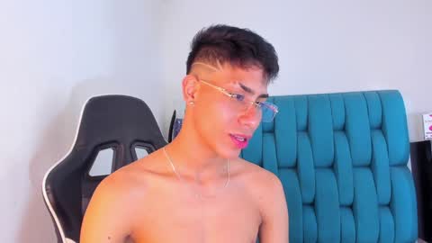 Snapshot of alannaughty_ chatting on 01-26-25, 10:34 alannaughty_ online show from 01-26-25, 10:34