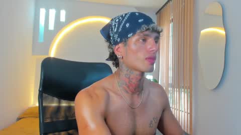 Snapshot of alanrodgers2_0 chatting on 12-11-24, 03:37 alan online show from 12-11-24, 03:37