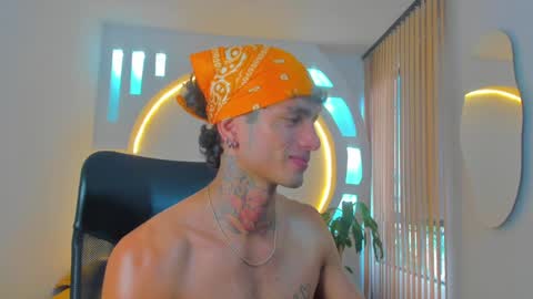 Snapshot of alanrodgers2_0 chatting on 12-12-24, 05:37 alan online show from 12-12-24, 05:37