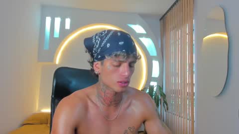 Snapshot of alanrodgers2_0 chatting on 12-14-24, 12:55 alan online show from 12-14-24, 12:55