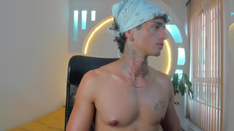 Snapshot of alanrodgers2_0 chatting on 12-16-24, 04:05 alan online show from 12-16-24, 04:05