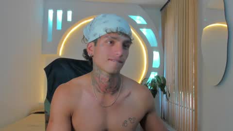 Snapshot of alanrodgers2_0 chatting on 12-18-24, 04:17 alan online show from 12-18-24, 04:17