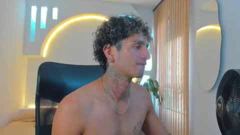 Snapshot of alanrodgers2_0 chatting on 12-24-24, 04:19 alan online show from 12-24-24, 04:19