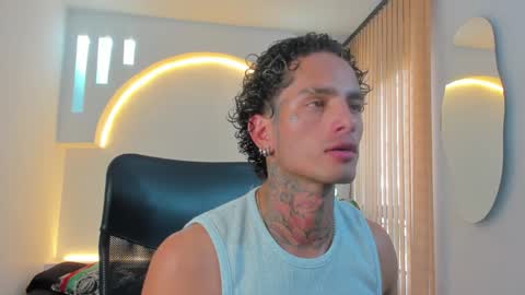 Snapshot of alanrodgers2_0 chatting on 01-14-25, 05:45 alan online show from 01-14-25, 05:45