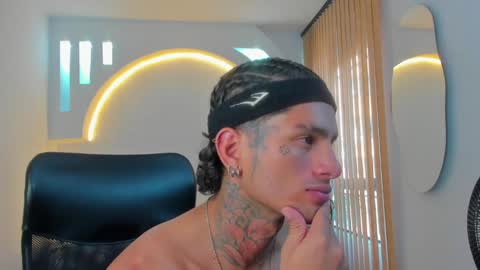 Snapshot of alanrodgers2_0 chatting on 01-18-25, 06:43 alan online show from 01-18-25, 06:43