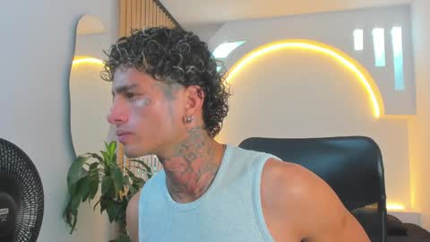 Snapshot of alanrodgers2_0 chatting on 01-20-25, 01:11 alan online show from 01-20-25, 01:11