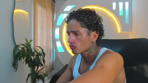 Snapshot of alanrodgers2_0 chatting on 01-25-25, 03:09 alan online show from 01-25-25, 03:09