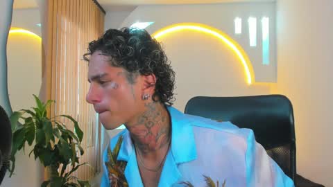 Snapshot of alanrodgers2_0 chatting on 01-27-25, 12:58 alan online show from 01-27-25, 12:58