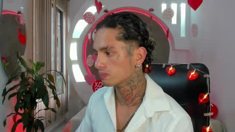 Snapshot of alanrodgers2_0 chatting on 02-14-25, 12:36 alan online show from 02-14-25, 12:36