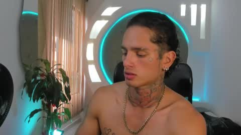 Snapshot of alanrodgers2_0 chatting on 02-22-25, 03:47 alan online show from 02-22-25, 03:47