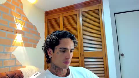 Snapshot of alanrodgers2_0 chatting on 03-11-25, 07:04 alan online show from 03-11-25, 07:04