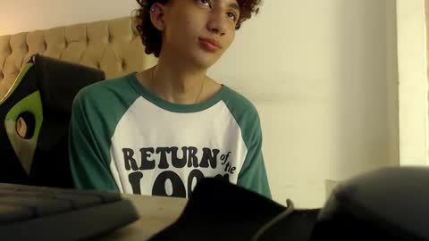 alantrickz365 online show from 10-06-25, 05:49