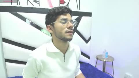 alanvilla_lobo online show from 10-21-25, 09:37