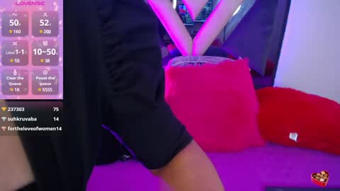 Victoria  online show from 01-31-25, 04:38