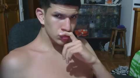 Snapshot of albajadmamad_01 chatting on 09-22-25, 02:35 josevcam online show from 09-22-25, 02:35