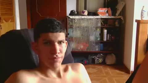 Snapshot of albajadmamad_01 chatting on 10-22-25, 05:56 josevcam online show from 10-22-25, 05:56