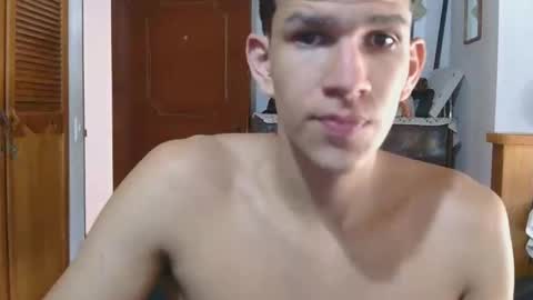Snapshot of albajadmamad_01 chatting on 10-27-25, 04:22 josevcam online show from 10-27-25, 04:22