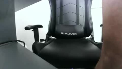 Snapshot of albanianking07 chatting on 01-19-25, 07:58 albanianking07 online show from 01-19-25, 07:58