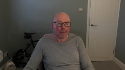 Snapshot of alc300170 chatting on 02-14-25, 08:21 alc300170 online show from 02-14-25, 08:21