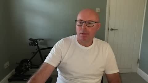 Snapshot of alc300170 chatting on 09-10-25, 06:46 alc300170 online show from 09-10-25, 06:46