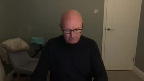 Snapshot of alc300170 chatting on 10-17-25, 06:16 alc300170 online show from 10-17-25, 06:16