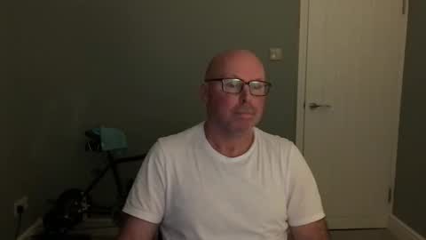 Snapshot of alc300170 chatting on 10-20-25, 05:30 alc300170 online show from 10-20-25, 05:30