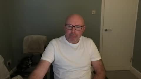 Snapshot of alc300170 chatting on 10-31-25, 07:53 alc300170 online show from 10-31-25, 07:53