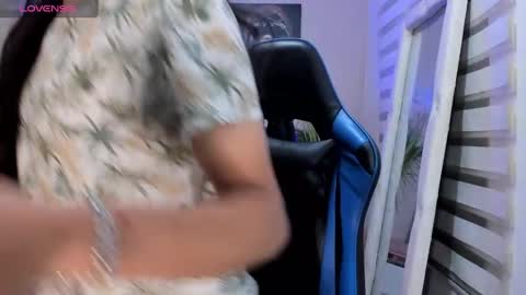 Snapshot of ale_noah_xxx chatting on 12-24-24, 09:39 ale_noah_xxx online show from 12-24-24, 09:39