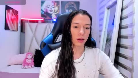 Snapshot of ale_noah_xxx chatting on 01-07-25, 05:01 ale_noah_xxx online show from 01-07-25, 05:01