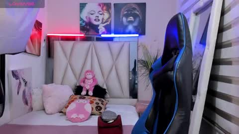 Snapshot of ale_noah_xxx chatting on 01-19-25, 01:21 ale_noah_xxx online show from 01-19-25, 01:21