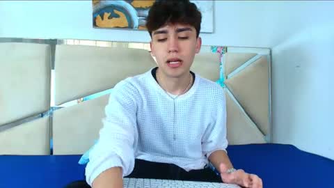 Snapshot of alec_rogue chatting on 11-27-25, 01:35 alec online show from 11-27-25, 01:35