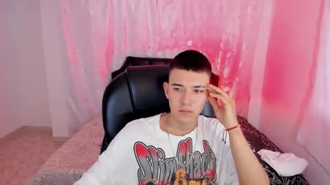 Aleck Boy online show from 11-10-25, 06:51