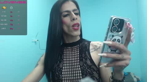 Snapshot of aleja_hornet chatting on 01-10-25, 10:36 aleja online show from 01-10-25, 10:36