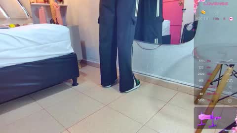 Snapshot of alejandra_martinss chatting on 11-25-25, 03:06 alejandra martins online show from 11-25-25, 03:06