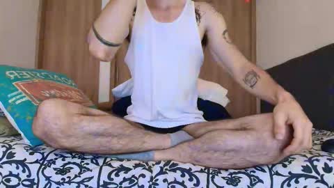 Alejandro Hernndez online show from 11-19-25, 05:02