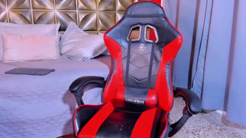 Snapshot of alejandrostorm chatting on 02-06-25, 02:11 Alejo online show from 02-06-25, 02:11