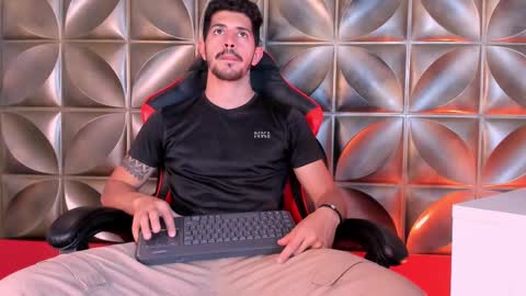 Snapshot of alejandrostorm chatting on 02-16-25, 07:49 Alejo online show from 02-16-25, 07:49