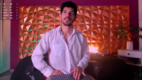 Snapshot of alejandrostorm chatting on 02-25-25, 07:58 Alejo online show from 02-25-25, 07:58