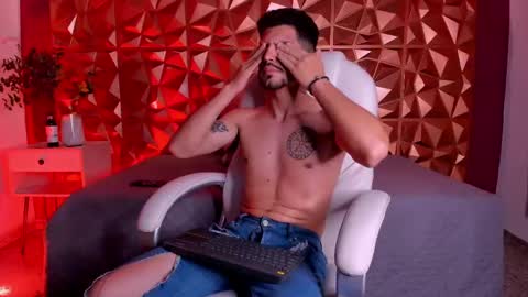 Snapshot of alejandrostorm chatting on 03-07-25, 08:23 Alejo online show from 03-07-25, 08:23