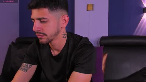 Snapshot of alejandrostorm chatting on 10-01-25, 08:15 Alejo online show from 10-01-25, 08:15