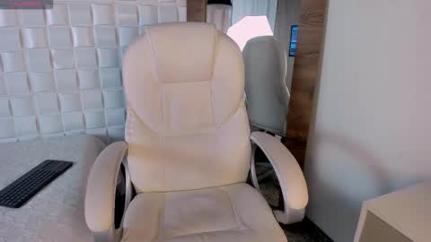 Snapshot of alejandrostorm chatting on 10-13-25, 09:26 Alejo online show from 10-13-25, 09:26