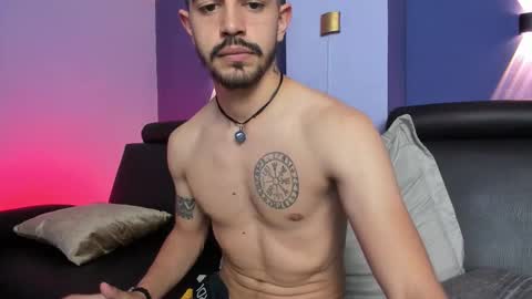 Snapshot of alejandrostorm chatting on 10-26-25, 02:56 Alejo online show from 10-26-25, 02:56