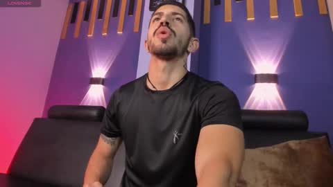 Snapshot of alejandrostorm chatting on 02-23-26, 10:29 Alejo online show from 02-23-26, 10:29