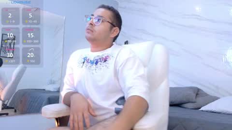 Snapshot of alejandrosweet_ chatting on 02-28-26, 11:55 Alejandro online show from 02-28-26, 11:55