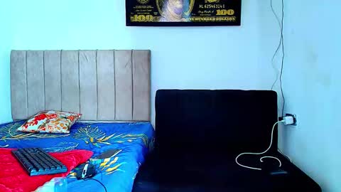 alejo_21cm online show from 02-04-26, 08:09