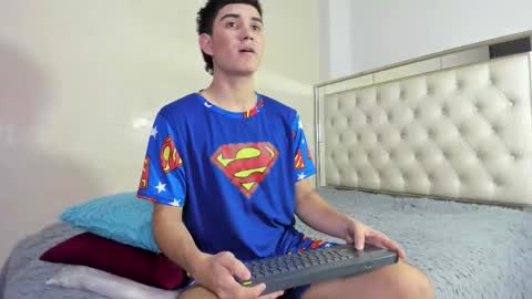 alejo_gray1 online show from 11-15-25, 03:26