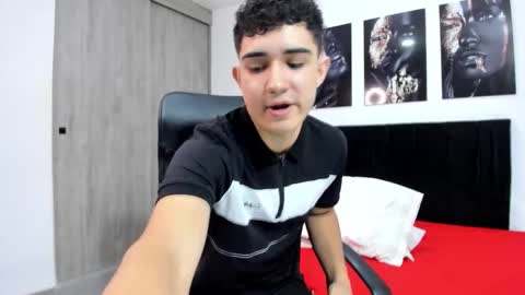 alejo_gray1 online show from 02-11-26, 08:03