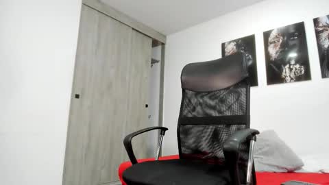 alejo_gray1 online show from 03-01-26, 10:23