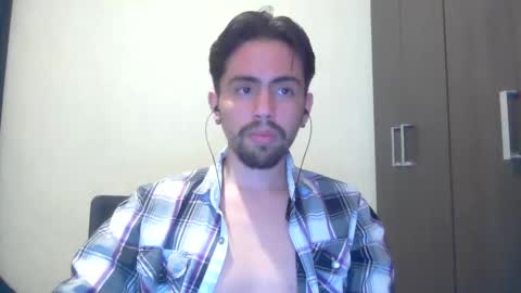 Snapshot of alejo_shy chatting on 12-12-24, 11:47 alejo_shy online show from 12-12-24, 11:47