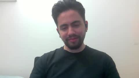 Snapshot of alejo_shy chatting on 10-06-25, 01:47 alejo_shy online show from 10-06-25, 01:47